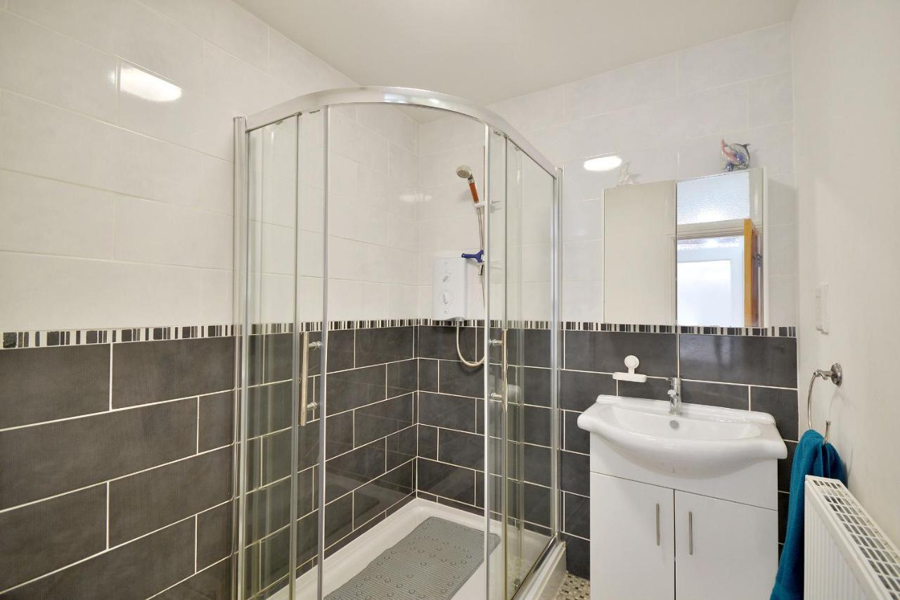 Spacious Modern Ground Floor Apartment, For Up To 6 Guests Scarborough Exterior foto