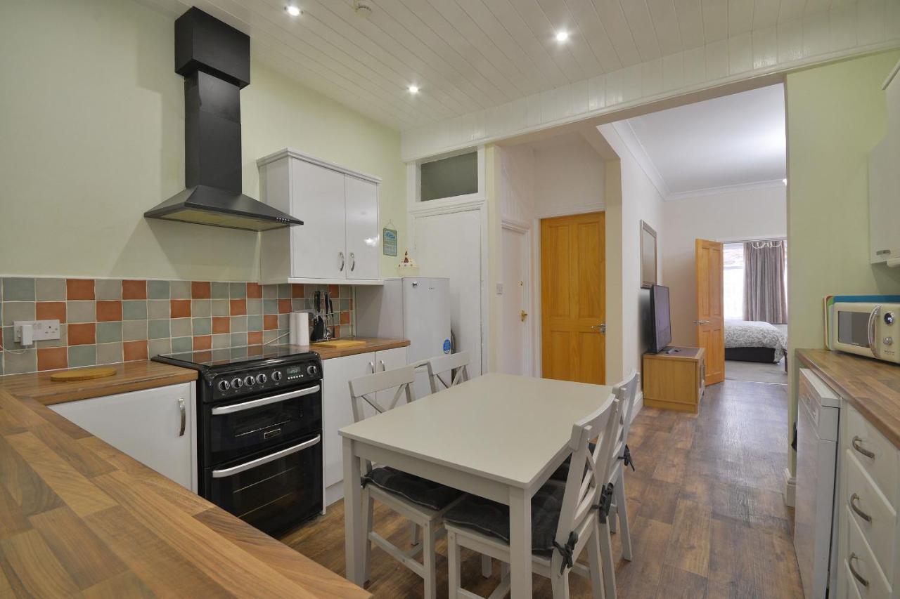 Spacious Modern Ground Floor Apartment, For Up To 6 Guests Scarborough Exterior foto